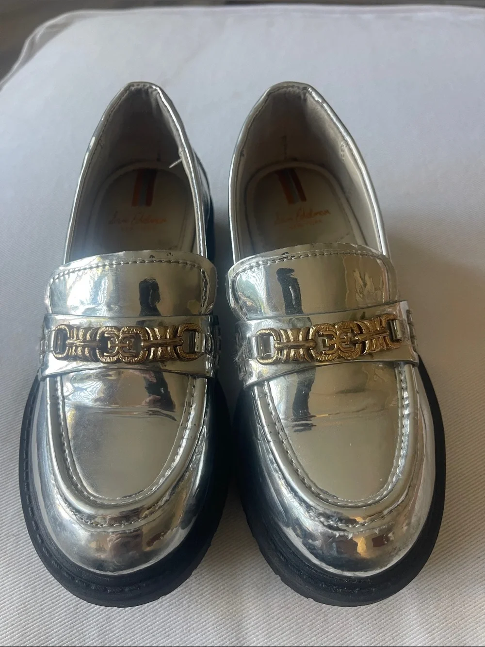 SAM EDELMAN NEW YORK Girls Size 11 Metallic Silver Loafer w/ Gold Chain Detail
